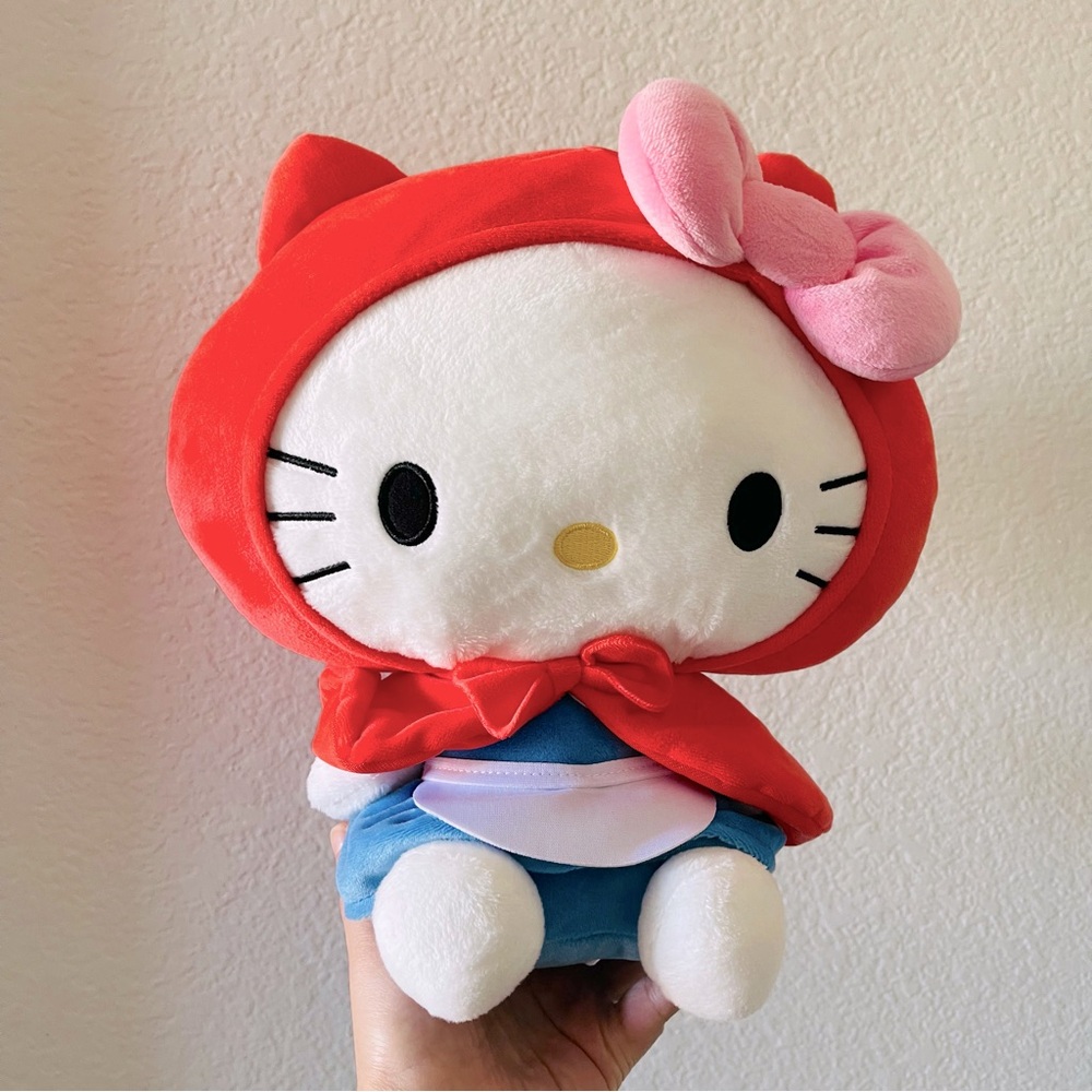 🌹 New - Sanrio Hello Kitty Fairytale Plush